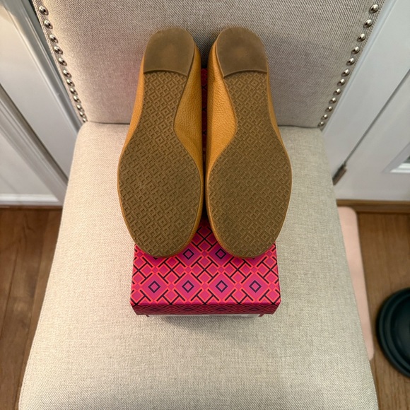 Tory Burch Tumbled Leather Reva Ballet Flats - Royal Tan/Gold - Size 8.5 - Picture 6 of 11
